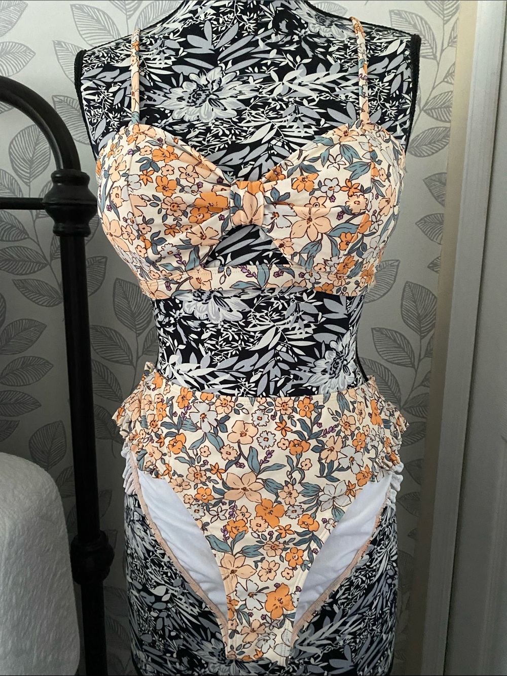NWOT Cupshe Peach Floral High-Waist Bikini Set Size L